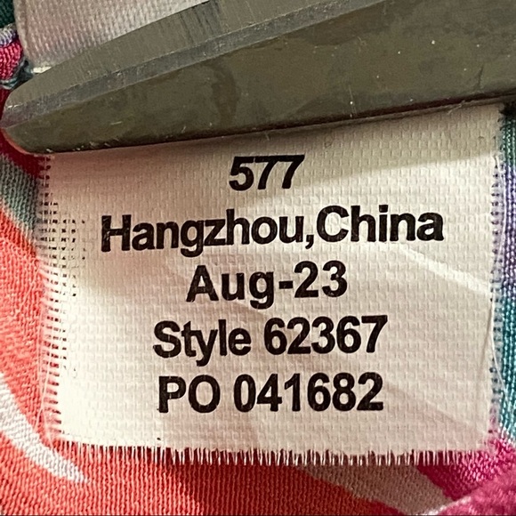 Lilly Pulitzer 100% Silk Floral Long Roll Sleeve Tabs Popover Henley Blouse 4599 - Picture 8 of 9